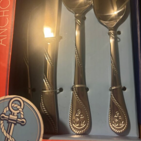 Silverware set - Picture 2 of 3